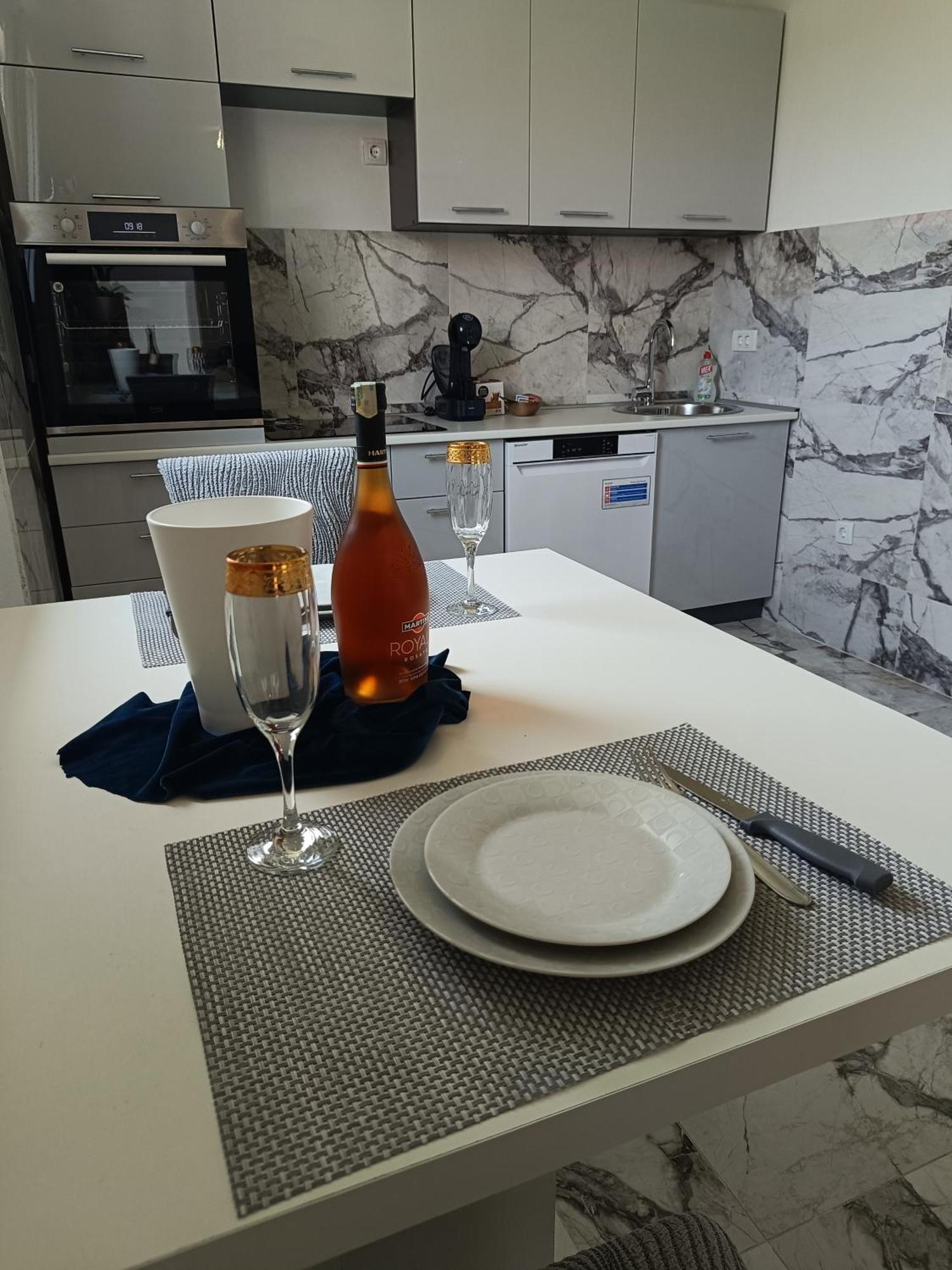 Matija Airport Apartment Mitrovici  Exterior photo